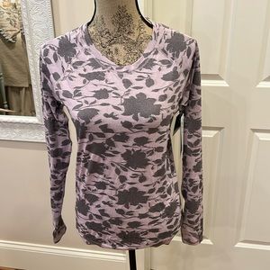 Athleta momentum top